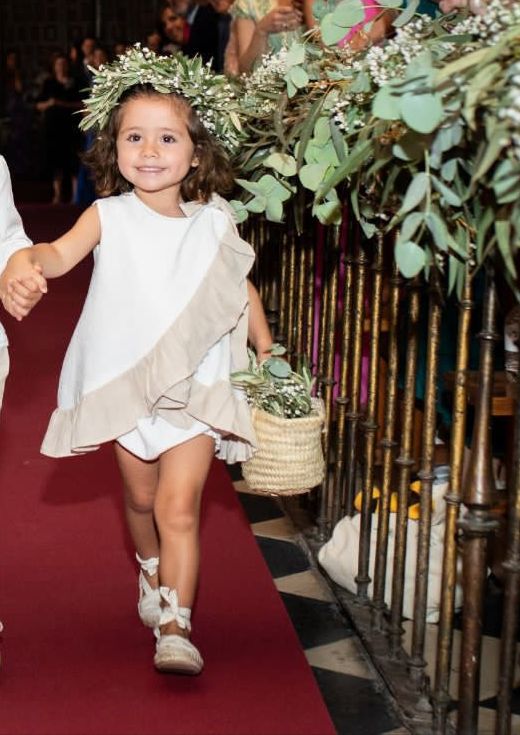 Imagen de la idea: VESTIDO CRUZADO ABIERTO + CUBREPAÑAL
